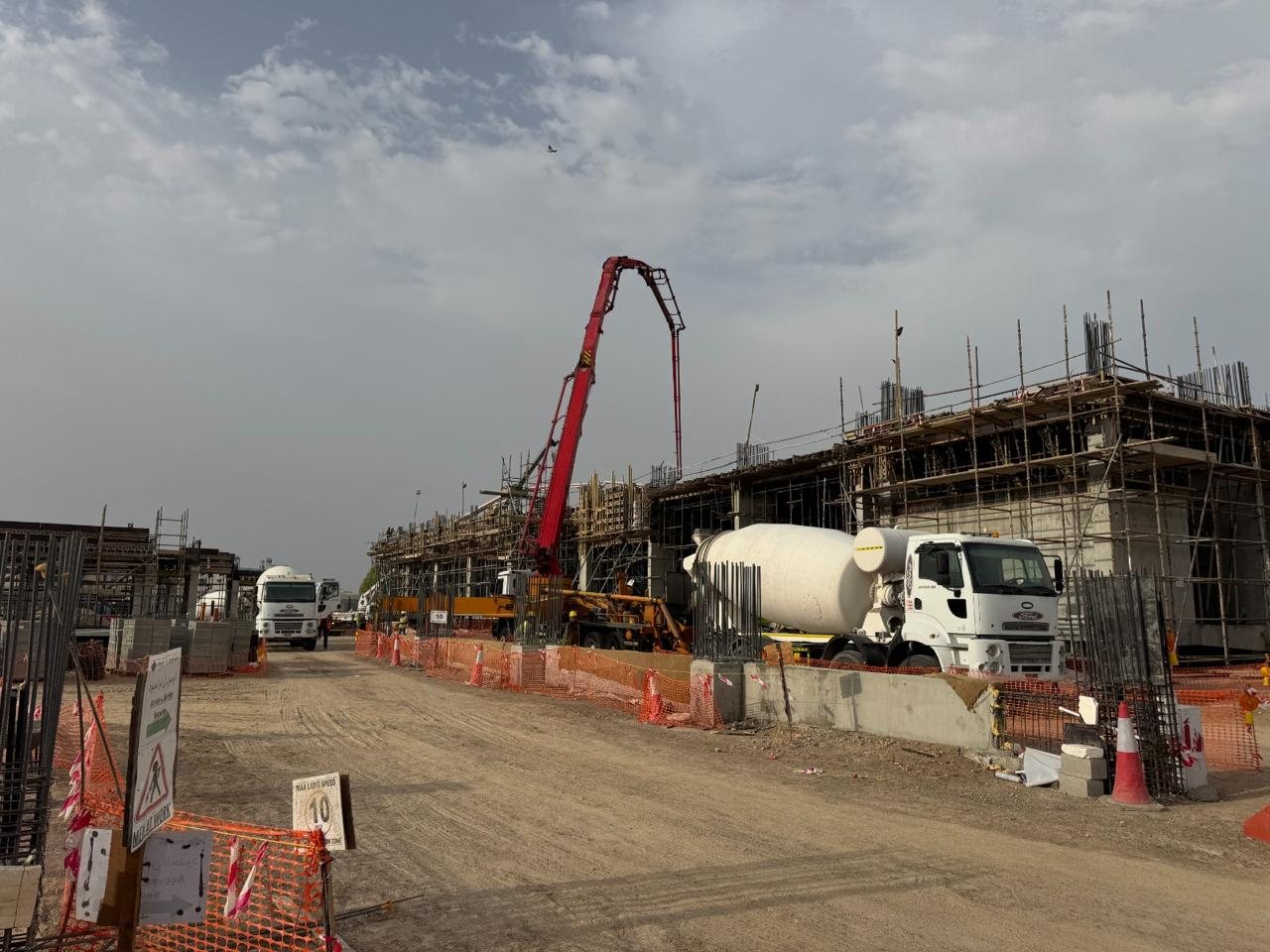 Mixer truck and concrete pump